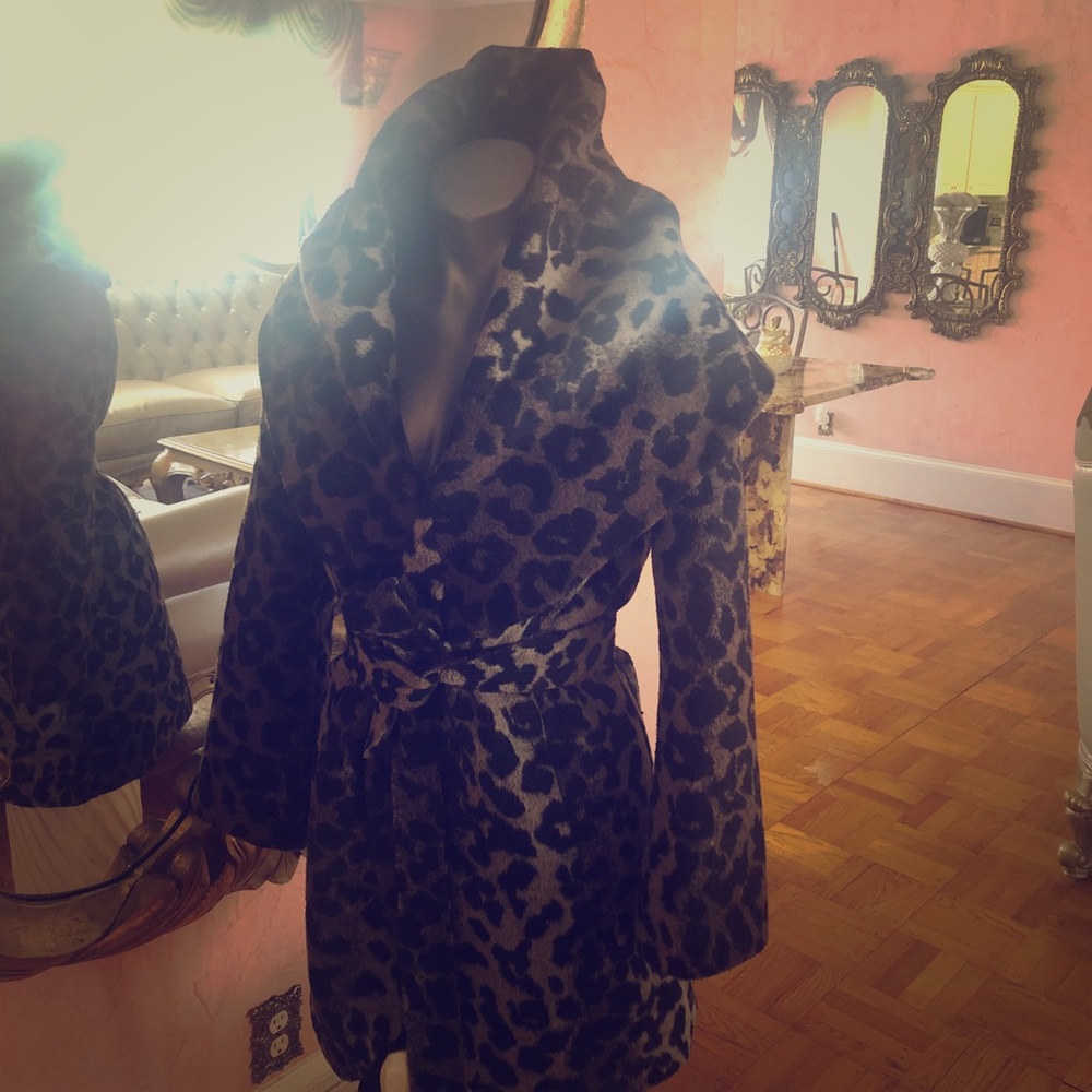 Tahari grey leopard coat